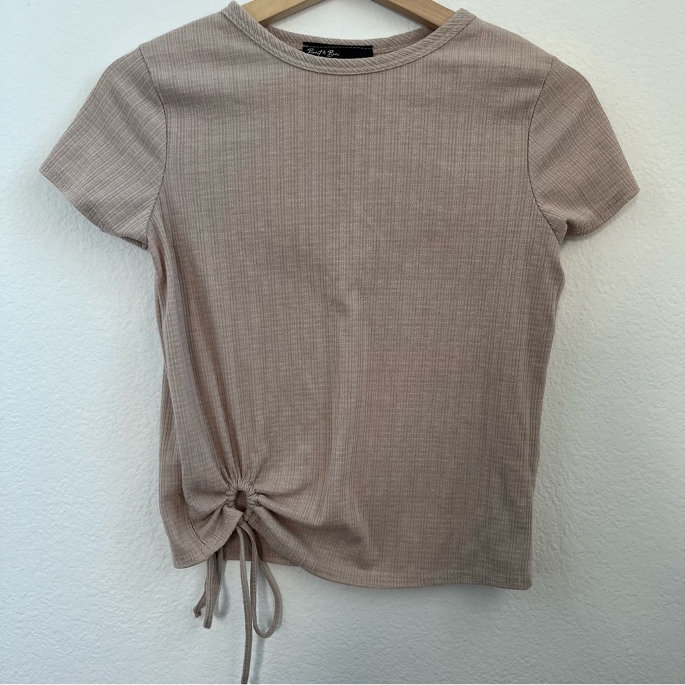 Beige top - Picture 2 of 2